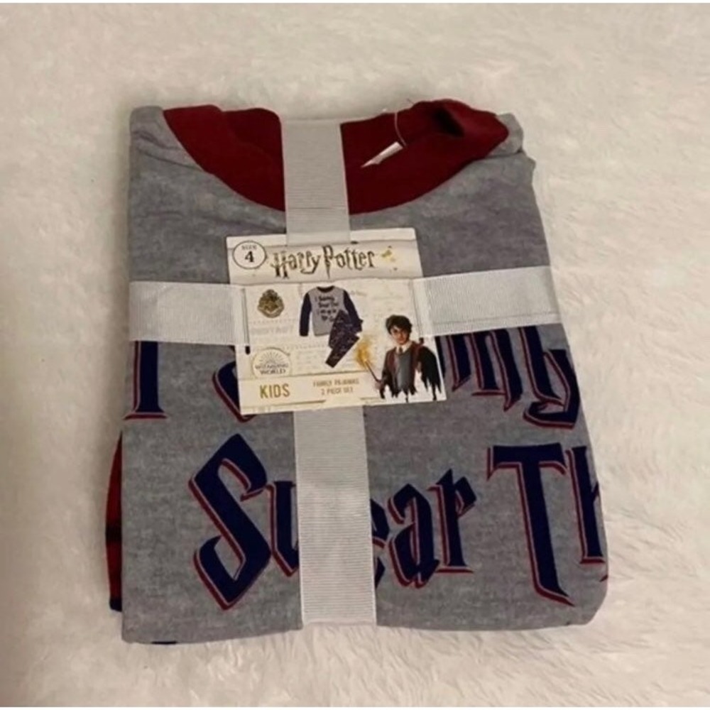 New Harry‎ Potter pajase size 4